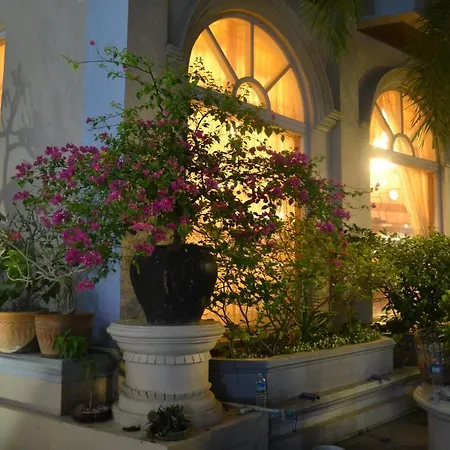 Hotel Mandalay-2